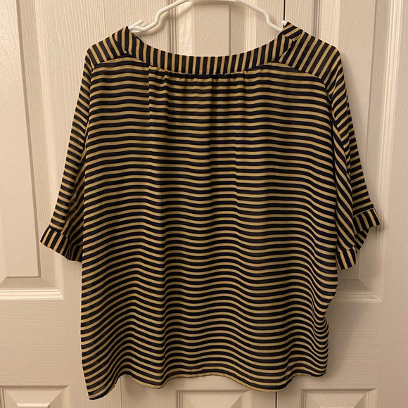 Women Uniqlo Striped Tops (set of 2) - Picture 4 of 6